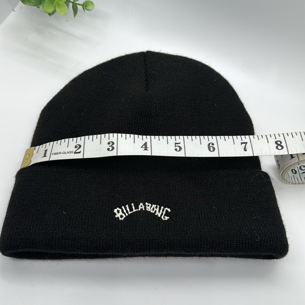 The North Face Pom Beanie and Billabong Winter Knit Hat Stocking Caps - Picture 5 of 6